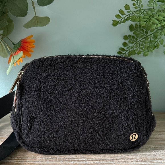 lululemon athletica Handbags - lululemon athletica Black Fleece Crossbody Bag New